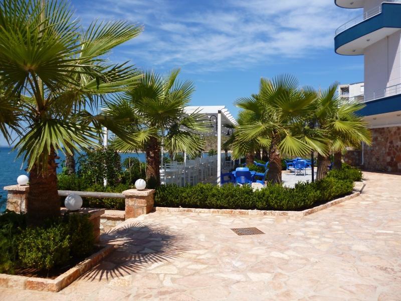 סרנדה Beautifull Holiday Apartment Larisa מראה חיצוני תמונה