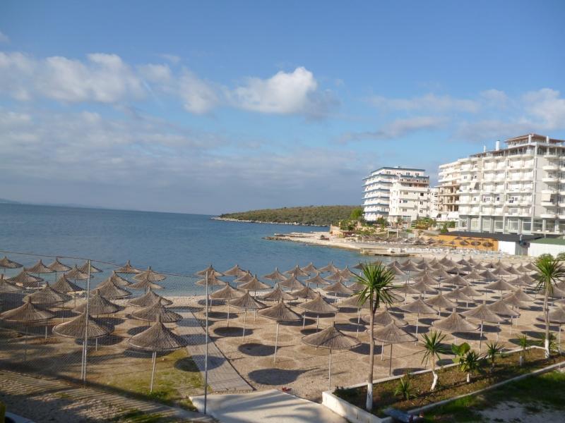 סרנדה Beautifull Holiday Apartment Larisa מראה חיצוני תמונה